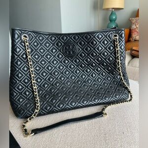 ✨Beautiful Tory Burch quilted leather bag ✨